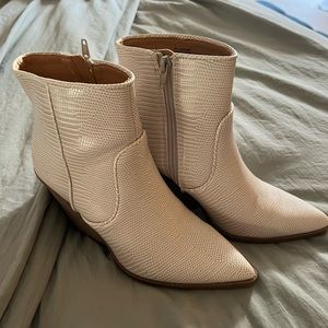 Cream/off-white Express booties, 7, worn once!